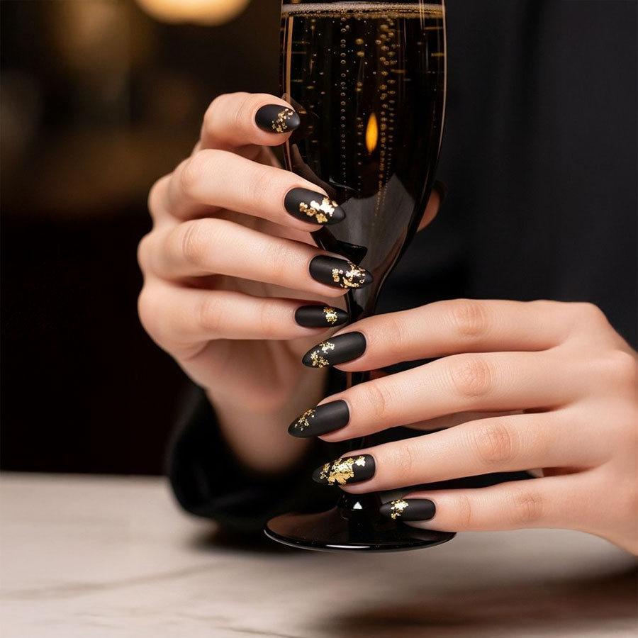 HAPPY NAILS WAXING & EYELASHES